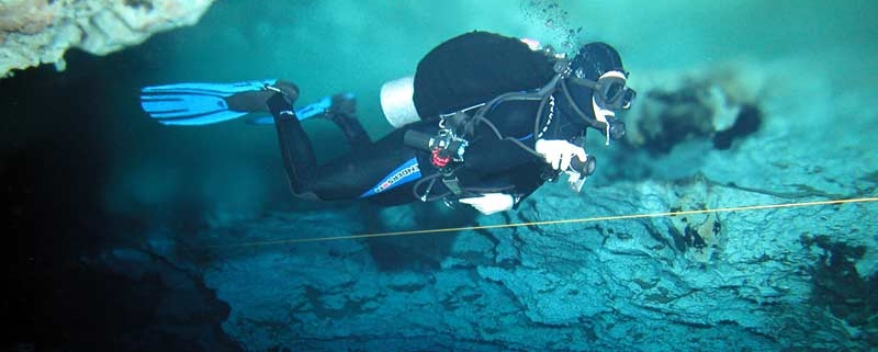 How to use a cave diving reel
